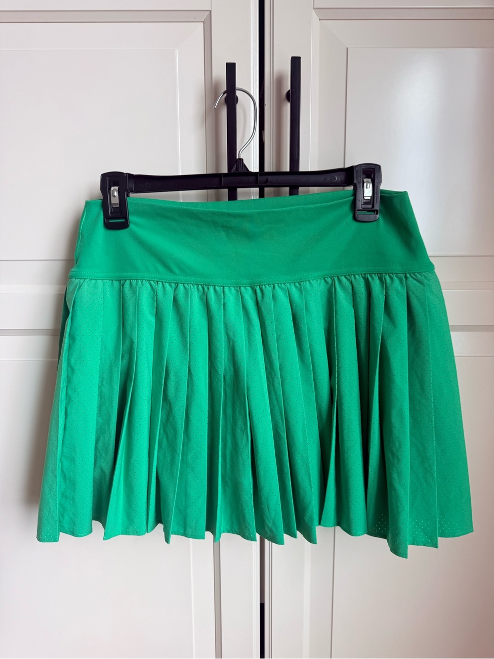 Excellent Condition Aerie Pleated Active Skirt Size L Green